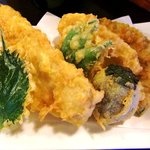 更科 - 更科 ＠佐野 かわはぎ天 ２５０円、野菜天半量 ３８０円