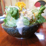 誠寿司 - ランチのサラダ（笑）これって特別ですか？（＾＾）思わず笑うしかないって・・・!!!