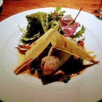 ヌガ - 前菜　春野菜を詰めたヤリイカのソテー