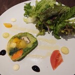 Bisutoro Yama Umi Happa - 野菜のテリーヌサラダ
