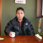 誠寿司 - 最初のお茶で、配膳待ち～（まだ余裕!!!