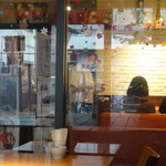 らるきい - 奥にはソファー席