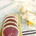 セリーズ by ゴードン・ラムゼイ - きはだ鮪の炙り焼き　カルパッチョ仕立て　フェンネル　ラディッシュ　ブラッドオレンジのサラダ添え　ケッパードレッシング