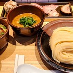 中華蕎麦 とみ田 - つけ麺並　特製チャーシュー　煮卵　極上焼豚ご飯