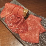 炭火焼肉 ふちおか - トモサンカク、カメノコ、シンシン