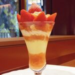 資生堂パーラー - 徳島県 三好郡 東みよし町産“アスカルビー”のストロベリーパフェ