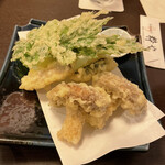 創彩島割烹 粋や - 島の天ぷら3点盛り。明日葉、しいたけ、魚