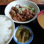 さかえや飯店 - もつ煮定食