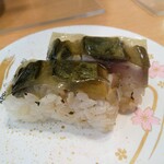 回転寿司　すし丸 - 炙りさばの箱寿司(230円)