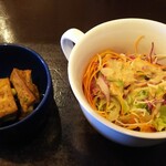 うみからそらへ - サラダと小鉢（厚揚げの煮物）