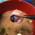 うみからそらへ - 味噌汁にホタテ発見