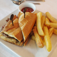 ルース クリス ステーキハウス - ステーキサンドイッチ(ハーフ3740円)