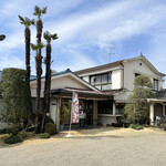 Kappou Ryokan Koujiya Soba Dokoro - こちら個室&庭園側入口