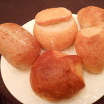 ホテルニューオータニ - パンは４種類