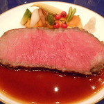 ホテルニューオータニ - メインのお肉、柔らか～～～