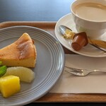 CAFE SUGAWARA - 料理写真:チーズケーキセット