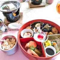 桜鶴苑 - 花見弁当・湯豆腐・筍ご飯