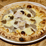 俺のフレンチ・イタリアン - ピザ・ビスマルクサーブされた直後