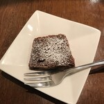 エムス キッチン - デザートのチョコレートケーキ