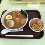 ラーメンハウス カーニバル - 