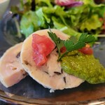 フォセッタ - 前菜盛り合わせ：鶏肉のロースト・サルサソース