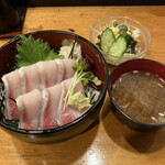 大黒鮨 - ぶり丼（870円）