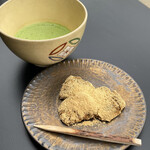 工房レストラン wakuden モーリ - れんこん餅とお抹茶