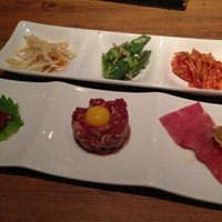 焼肉うしごろ 西麻布本店 - 【2013.2.5】ナムル盛合わせと生肉盛合わせ