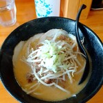 ラーメンUMAMI - 料理写真:味噌ラーメン（並）750円 ＋ チャーシュー（４枚）200円