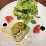 ビストロ 山．海．葉っぱ - お食事セット　本日のサラダ　野菜のテリーヌ