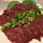 炭火居酒屋 くまさん家 - 馬刺し