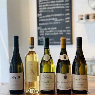 季節の食材を盛り込んだお料理と厳選ワインのマリアージュ