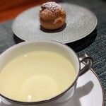 蒼 - ハーブティ、とってもとっても美味しいけれど、ここでいつも飲みきれない。お腹一杯です。