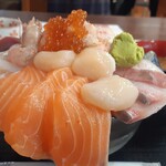 魚金食堂 - うおきん海鮮丼(接写)