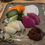 盃屋かづち - 有機野菜盛り合わせ　味噌が美味い！