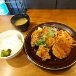 171789570 - コロッケと鶏の唐揚げ定食（800円）2022年4月