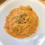 ル バー ラヴァン サンカンドゥ アザブ トウキョウ 関内店 - ウニの濃厚トマトクリームパスタ　ラージ