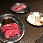 大衆ホルモン焼肉 肉まる本店 - 