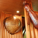 富田屋 - いくらなんでもこんなに民芸調にしなくても、、、、、と思うのですが。