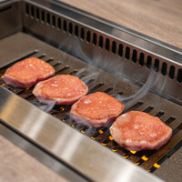 USHIGORO S. SHINJUKU - 究極の黒タン厚切り