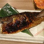 Oshika Hantou Asaichi Ten - 金華サバの原始焼き