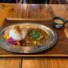 ニュータンバ - 料理写真:本日の気まぐれカレー 鯖とじゃが芋のカレー 税込850円