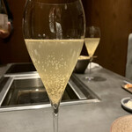 北海道焼肉 北うし - ドメーヌ・イチ（余市）蝦夷泡 Petillant2020　底部濁り