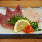 酒場 恩人 - 活ハマチと活タイ薄造り