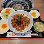 たにざき - ピリ辛牛丼定食