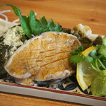 酒場 恩人 - 活あわび丸ごと刺し