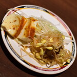 Taipei Yoichi - ランチ共通のサラダバーの『麻辣豆腐、もやしのナムル、サラダ』２０２２年３月