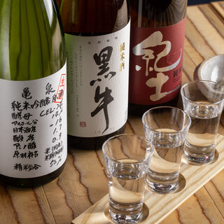 日本酒飲み比べセット等、日本酒の取扱有ります