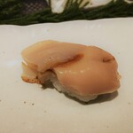 神田江戸ッ子寿司 西口店 - 肝付ホタテ