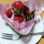 洋菓子倶楽部 KAREN - イチゴのスペシャルムース
